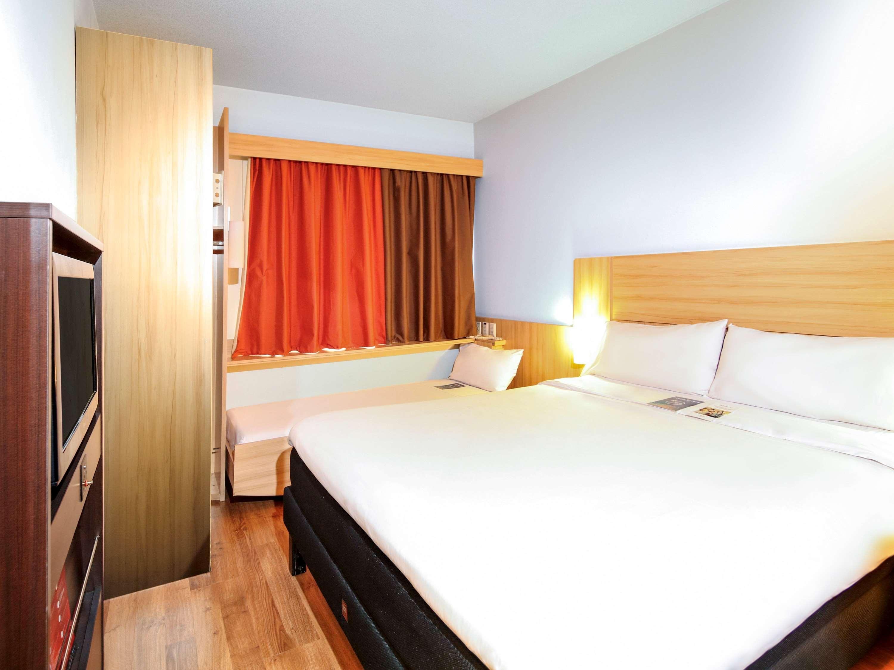 Hotel Ibis Santiago Providencia Esterno foto