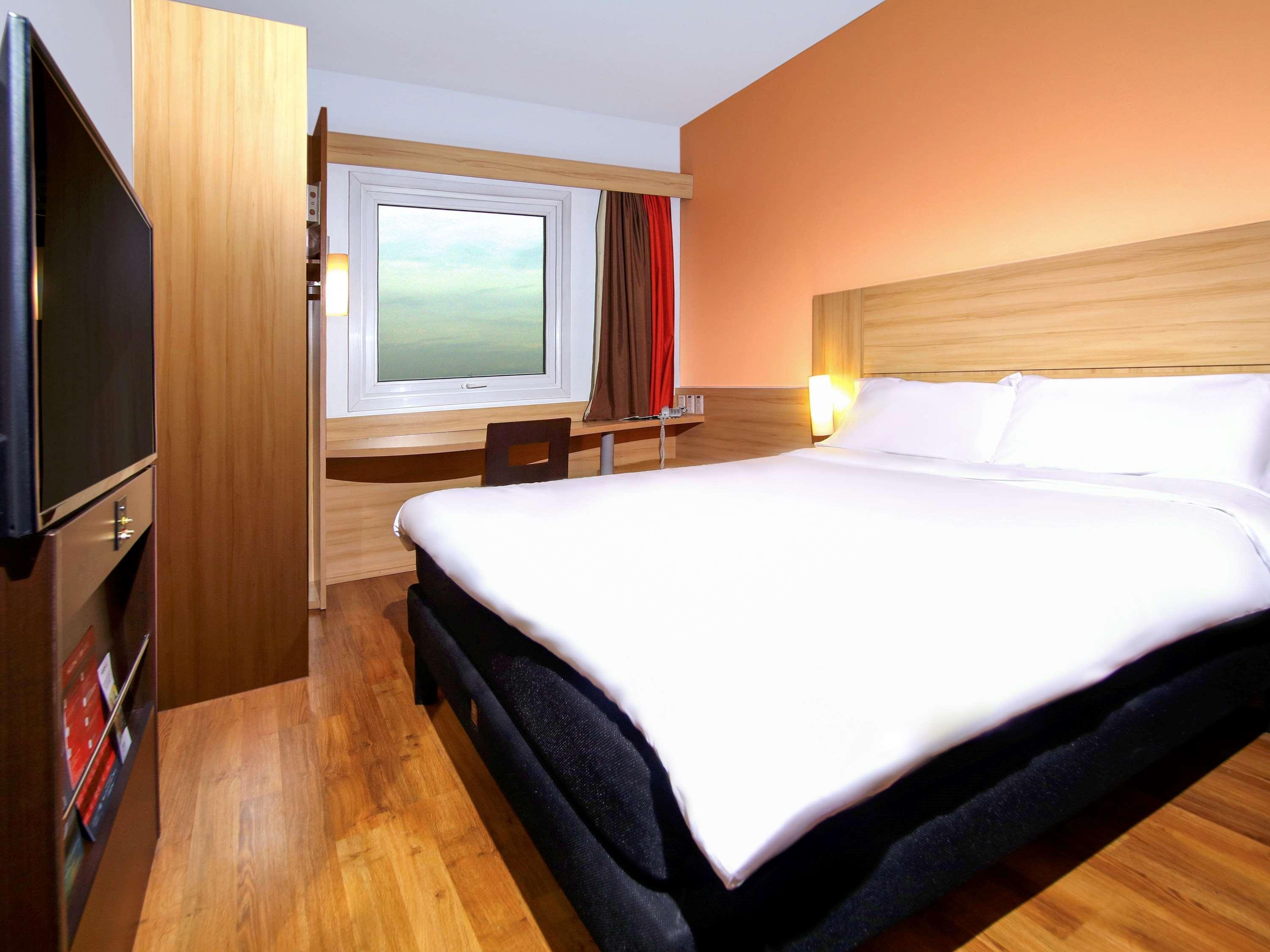Hotel Ibis Santiago Providencia Esterno foto