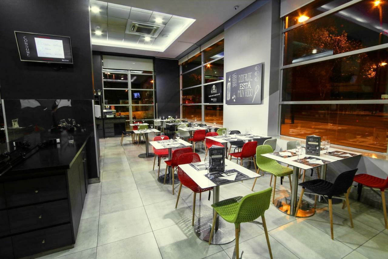 Hotel Ibis Santiago Providencia Esterno foto
